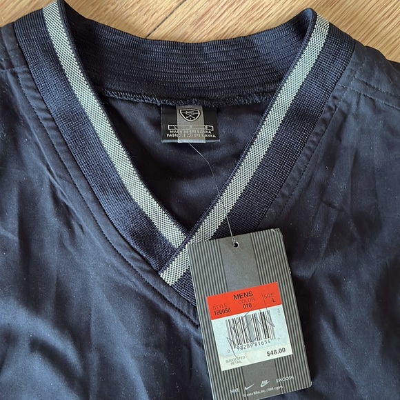 Nike Golf Lightweight pullover Vest in Size Large - Picture 2 of 8